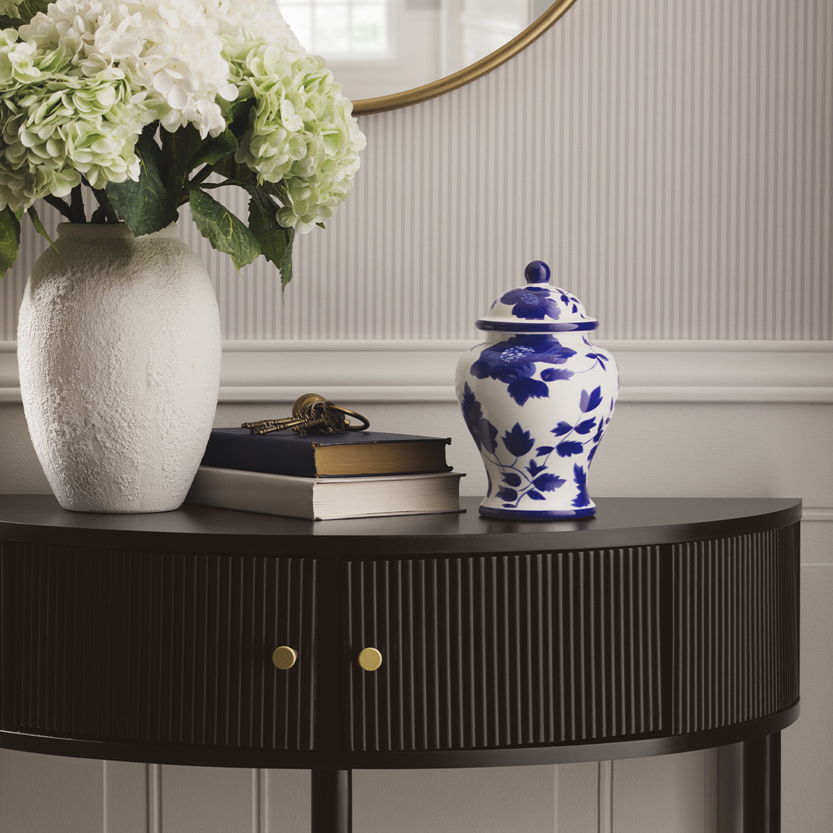 The Classic Collection: Timeless Scents & Home Décor That Feel Like Home 🤍